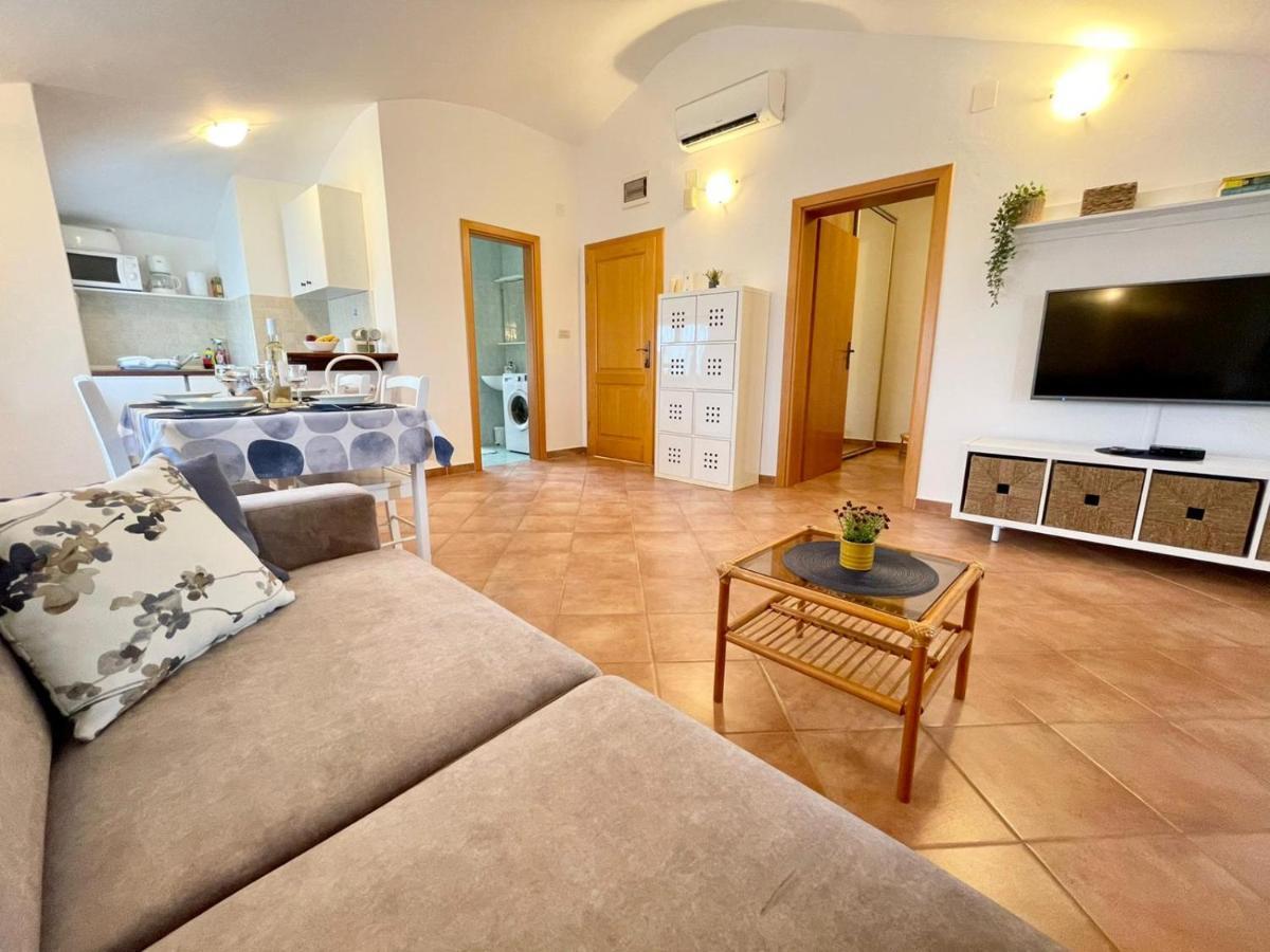 Apartments Ladonja Медулин Экстерьер фото